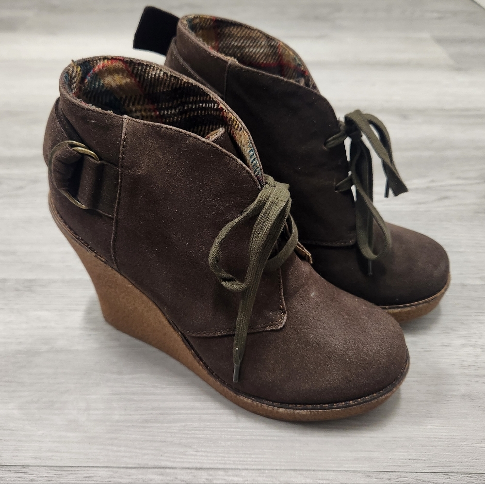Womens Suede Wedge Brown Booties - Size 8.5